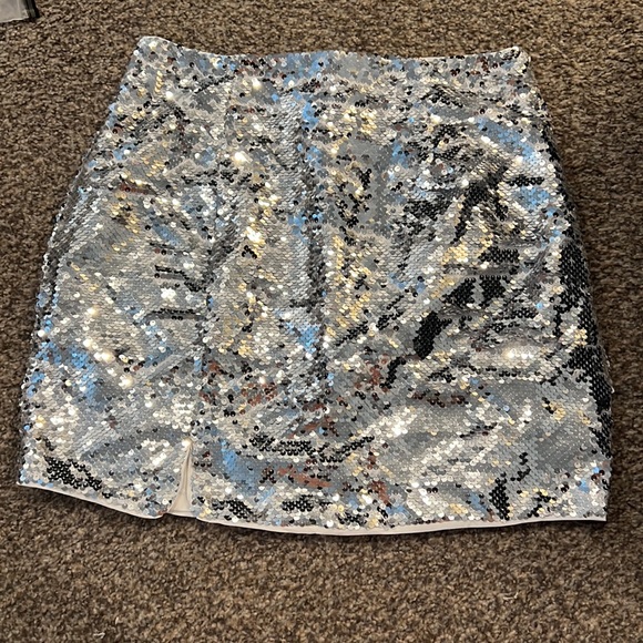 Silver high-waist split-hem sequin skirt - Picture 8 of 8